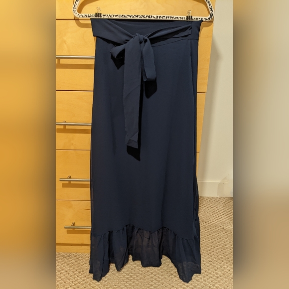 NWOT - XS - Aritzia - Wilfred - Greige Skirt - Navy Blue - Picture 7 of 13